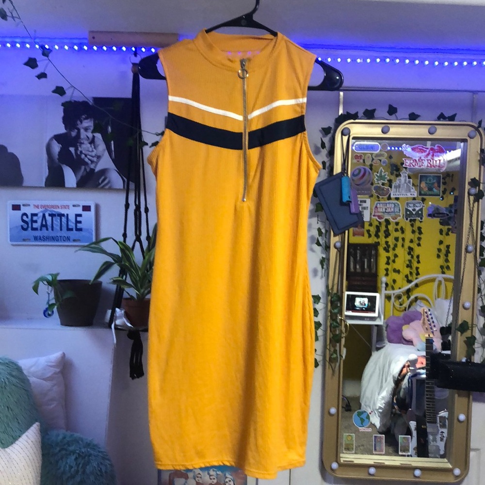 No boundaries size large yellow zip up dress